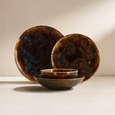 Lot de 48 assiettes en porcelaine Volcano